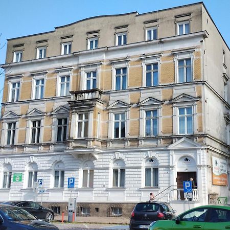 Galeona - Hotel Turystyczny エルブロンク エクステリア 写真
