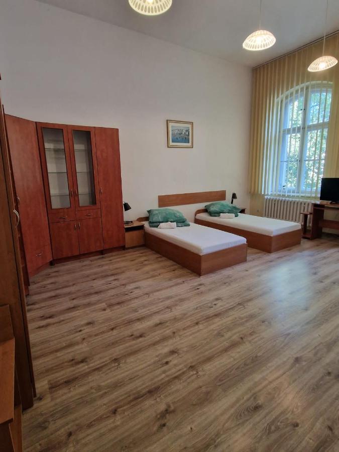 Galeona - Hotel Turystyczny エルブロンク エクステリア 写真