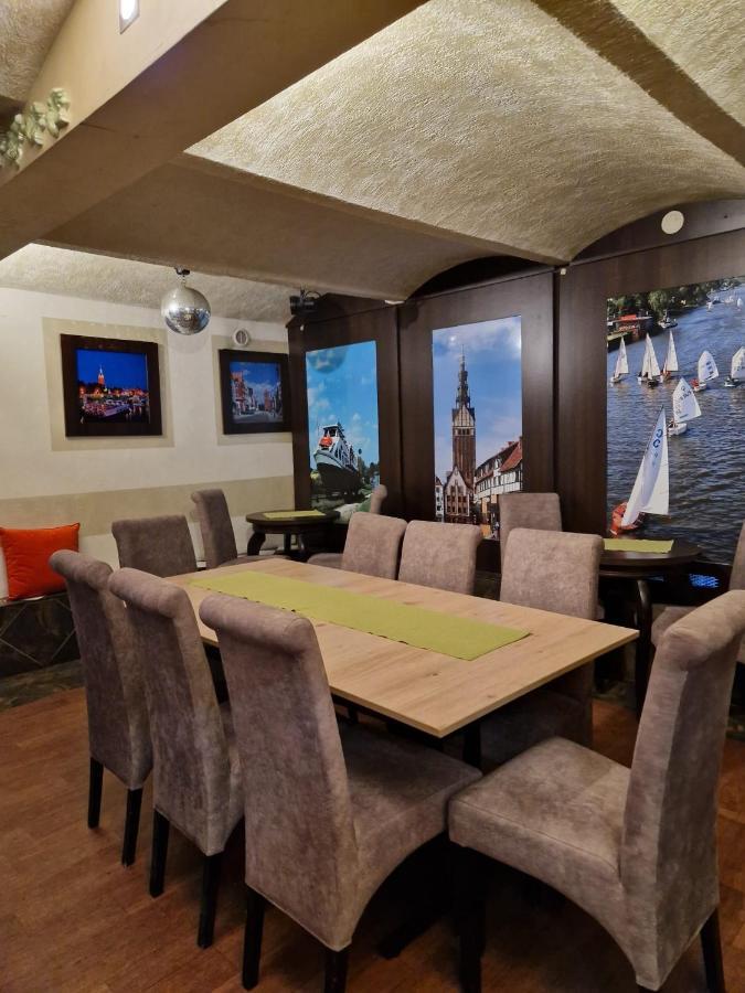 Galeona - Hotel Turystyczny エルブロンク エクステリア 写真