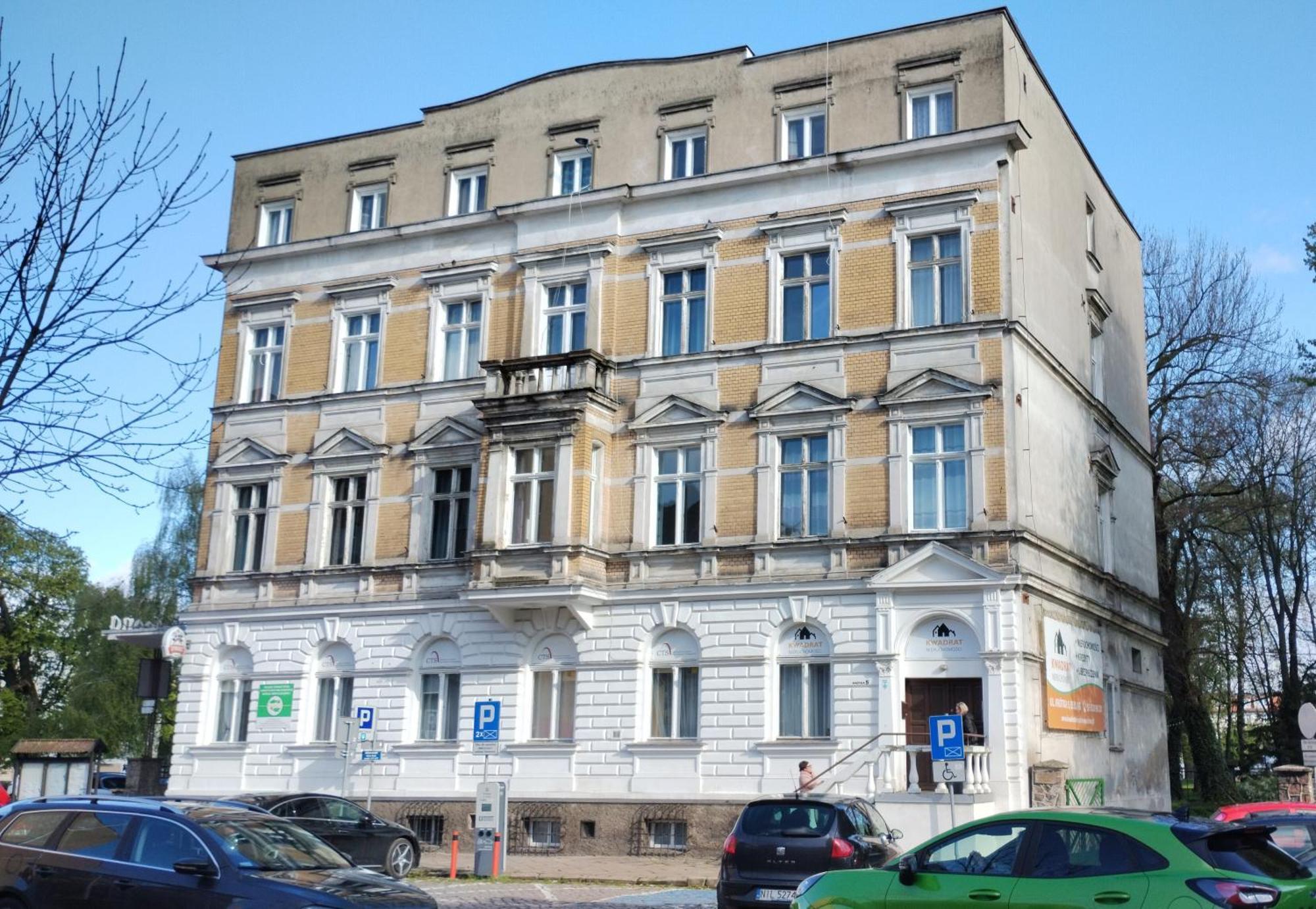 Galeona - Hotel Turystyczny エルブロンク エクステリア 写真